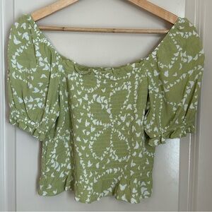 Women’s/Juniors Smocked Green Crop Top Size Medium
